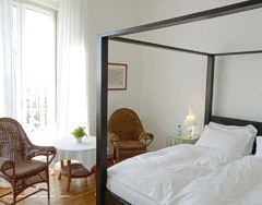 Casa Miradouro, Sintra - One of the rooms