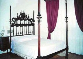 traditional Portuguese beds in Casa dos Costa Barros, included in the manor houses of Portugal#