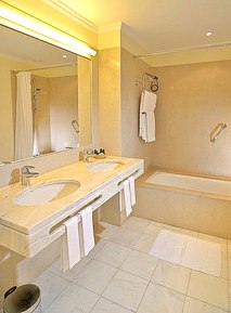 deluxe bathroom