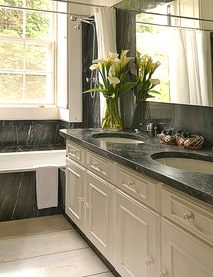 suite bathroom